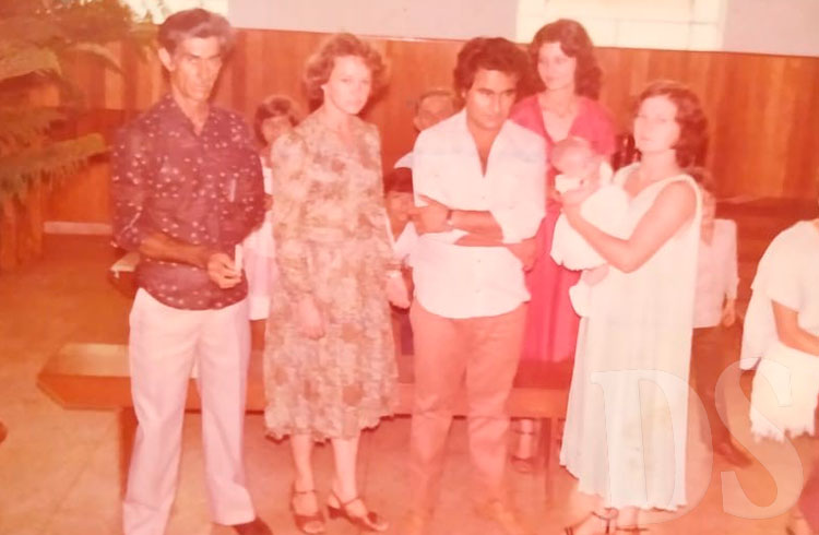 Senhor
Benedito e dona Fidelina: Padrinhos de casamento da Vanusa – década de 70 