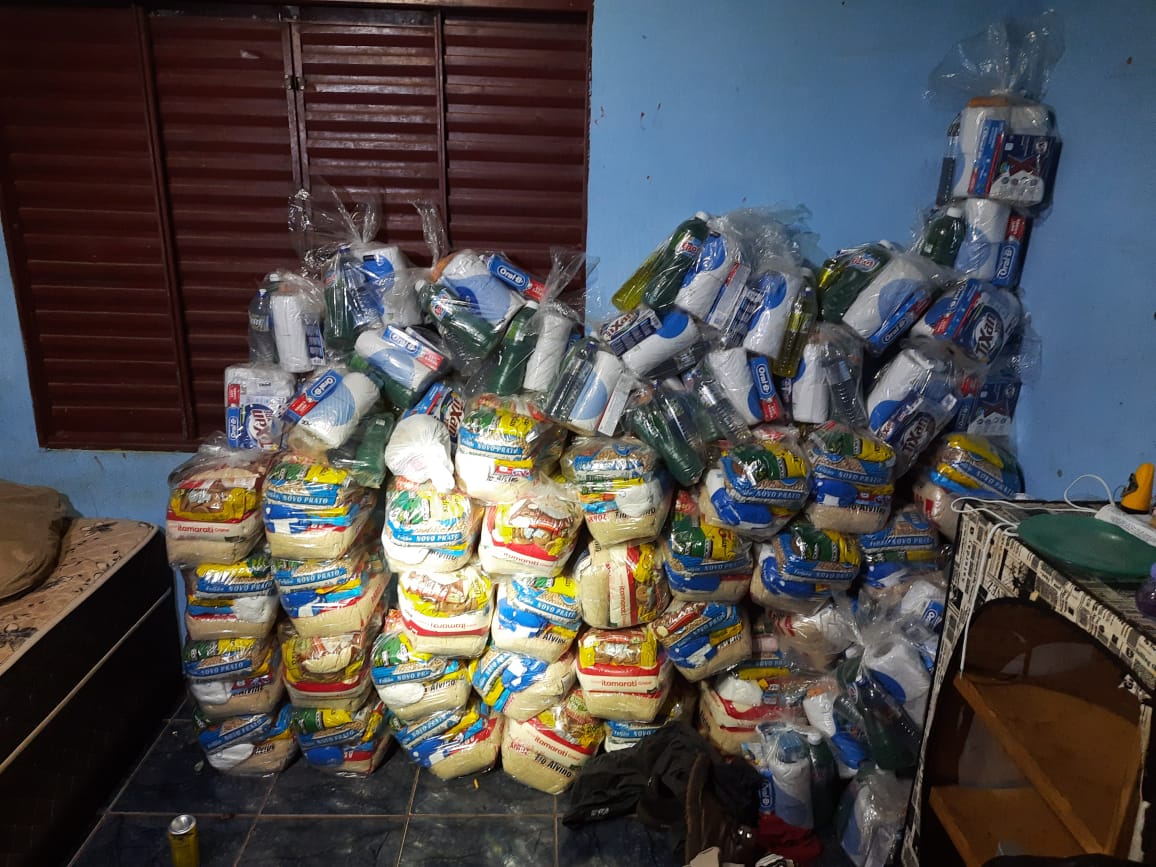 Mais de 30 cestas básicas e kits de limpeza apreendidos