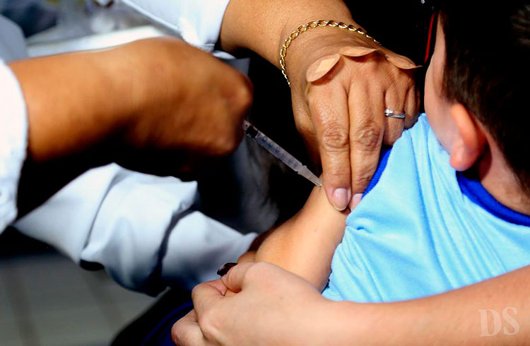 Vacinação de crianças entre 3 e 4 anos