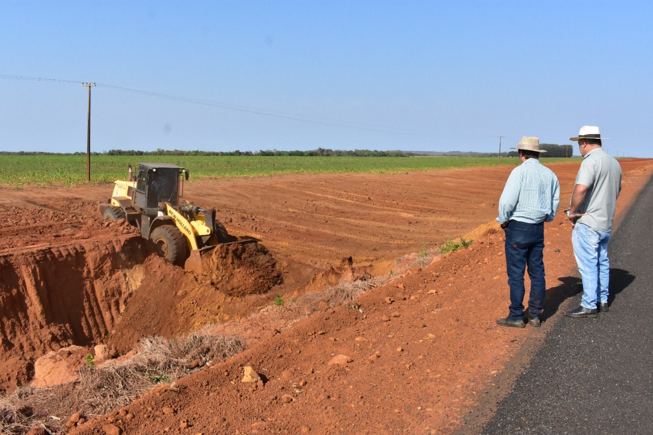 Executivo Municipal faz reforma da pista de motocross de Tangará da Serra