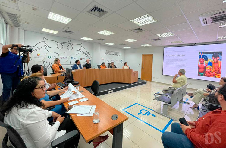 Reunião realizada na última semana (Foto: Angelo Varela / ALMT)