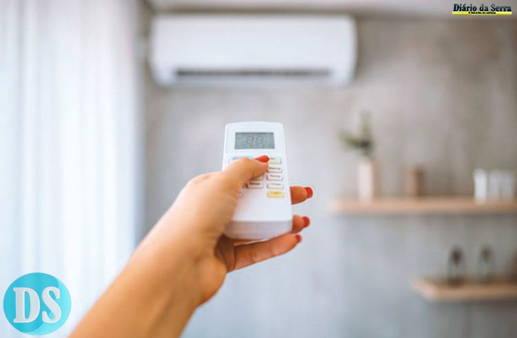 São diversos aparelhos ligados para amenizar o calor