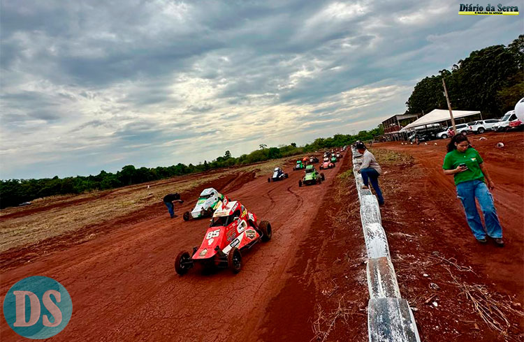 Pilotos de diferentes cidades do Estado participaram da semifinal da competição em Tangará