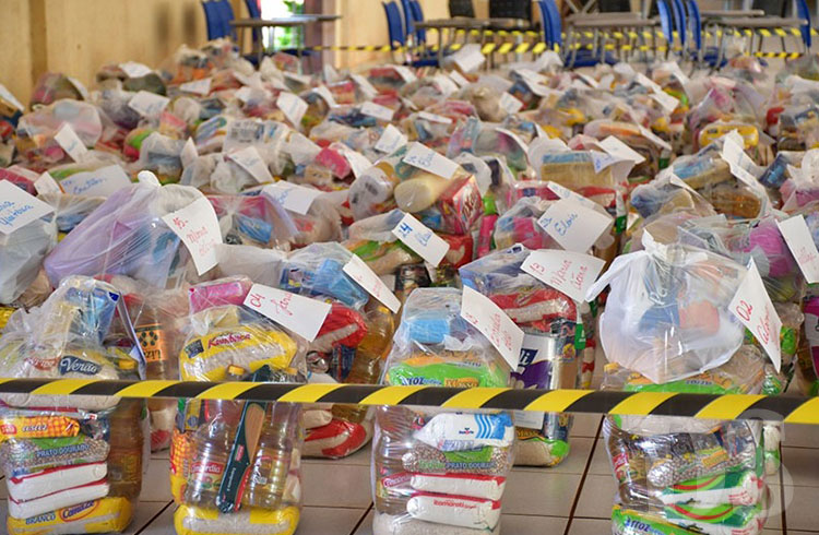 NOVA OLÍMPIA – Famílias são beneficiadas com kits de alimentos