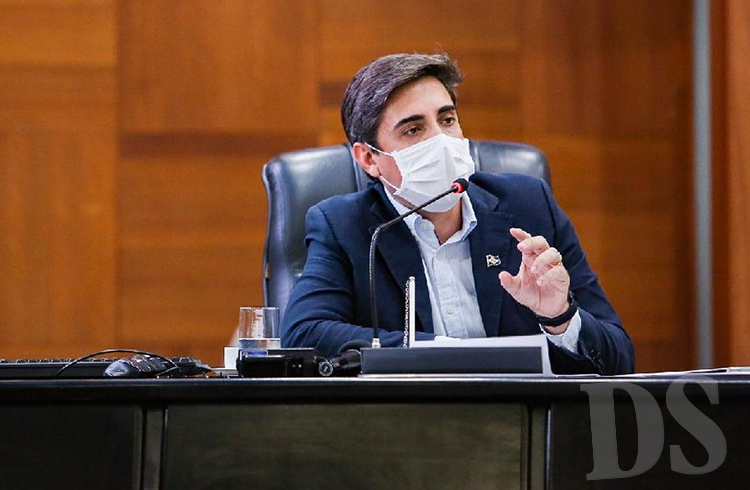 Convocado pela ALMT, secretário de Educação defende aulas híbridas e nega surto de Covid-19 entre professores e alunos