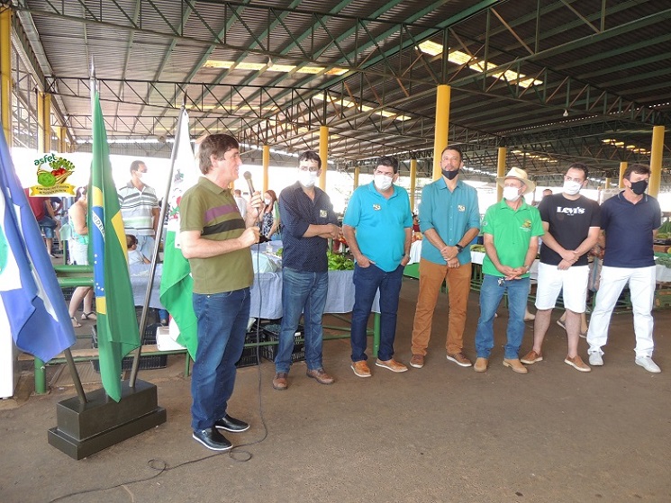 Ato cívico marca Semana da Pátria na Feira do Produtor do Centro, em Tangará da Serra
