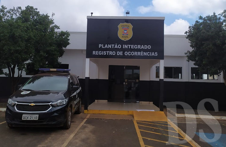 TANGARÁ DA SERRA - Dois suspeitos usam motel com meninas de 13 e 14 anos, quebram portão para fugirem sem pagar e vão parar em delegacia