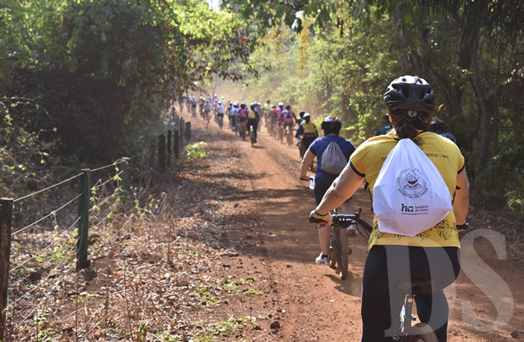 TANGARÁ DA SERRA - Grande público participa de Passeio Ciclístico e 1ª Feira de Turismo