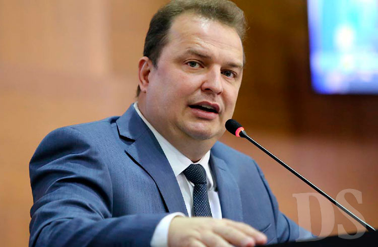 2022 – Russi assegura aprovação na ALMT para pacote de redução de impostos