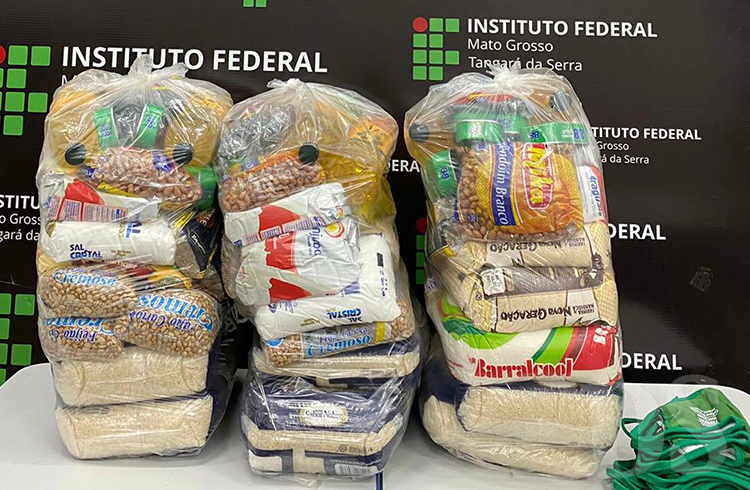 IFMT entrega 580 cestas básicas para os alunos de Tangará da Serra