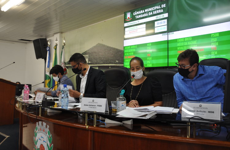 Vereadores aprovam renovação dos contratos de profissionais no atendimento à COVID-19
