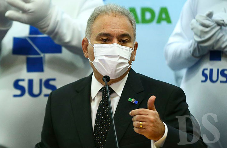 COVID-19 – Ministério reduz intervalo de reforço e amplia público