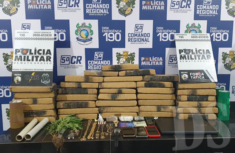 Foragido da justiça e esposa são presos com 35 kg de maconha, ecstazy e cocaína