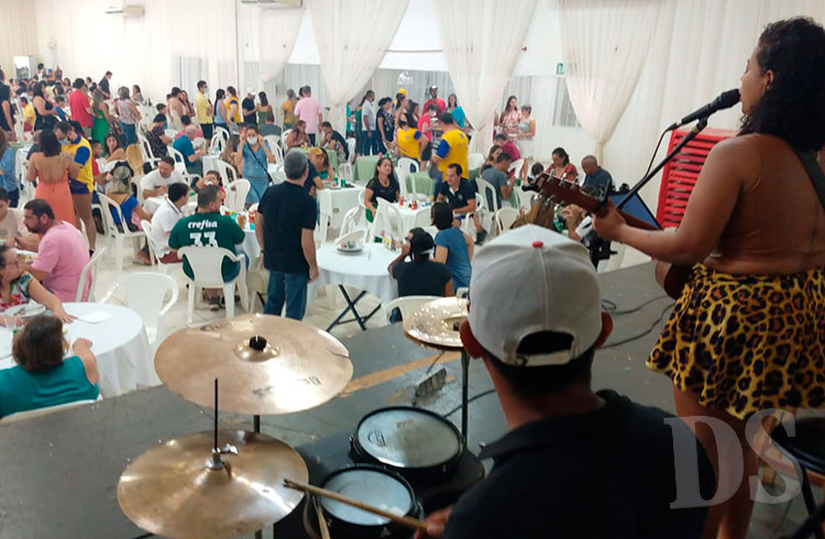 CORDEIRADA – Lions Clube realiza com sucesso campanha beneficente