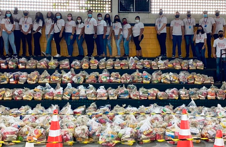 NATAL SOLIDÁRIO – Justiça Comunitária entrega alimentos para famílias carentes