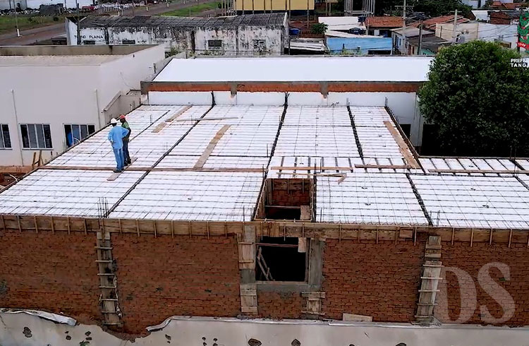 GRANDE ESMERALDA – Avançam obras do Centro de Ensino Tia Lina