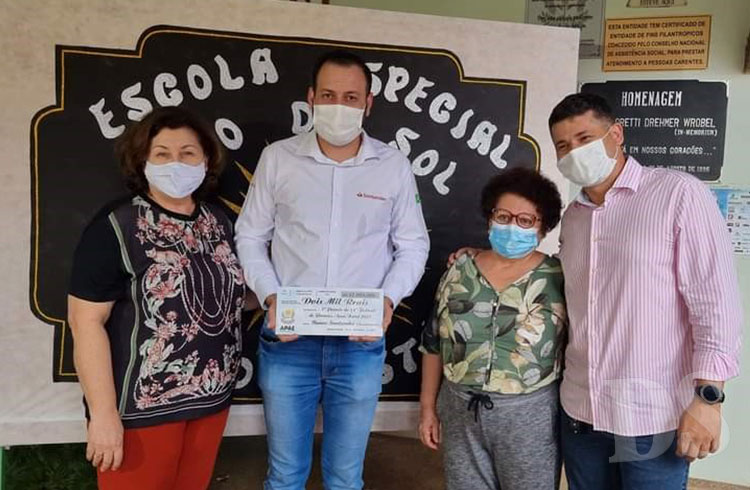 FESTIVAL DE PRÊMIOS – “É o bem fazendo o bem!”, agradece presidente, durante entrega da premiação do Apae Natal
