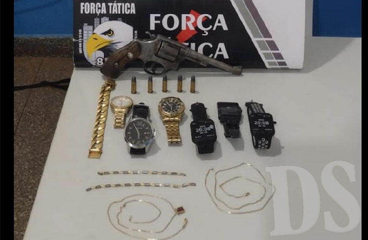 FORÇA TÁTICA - Policiais militares frustram roubo a relojoaria em Juína