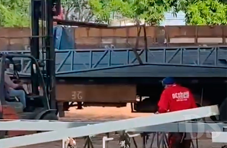 TANGARÁ DA SERRA – Centro de Eventos recebe estruturas metálicas