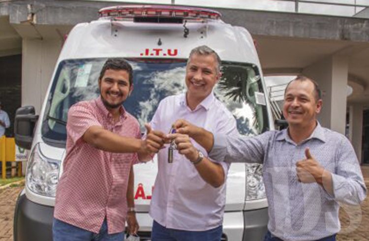 INTERIOR - Deputado Faissal entrega ambulância com UTI para Sapezal