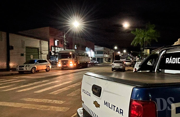 CAMPO NOVO – Tentativa de homicídio termina com troca de tiros e carros danificados