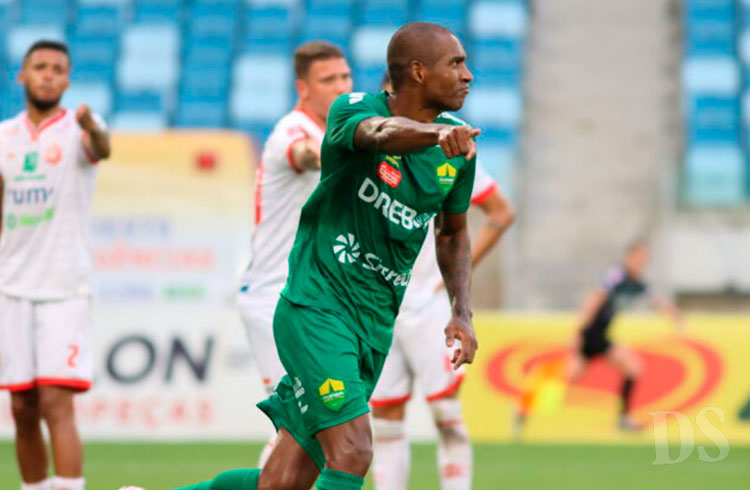 MATO-GROSSENSE – Com gol na final, Marllon celebra o bicampeonato pelo Cuiabá