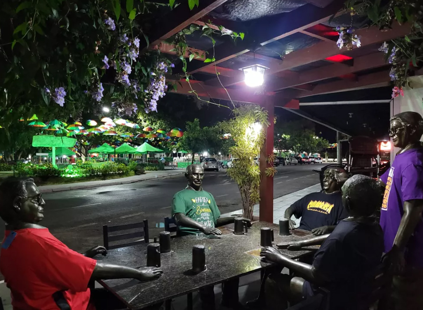 Monumentos de Cuiabá ganham camisetas personalizadas no aniversário da capital