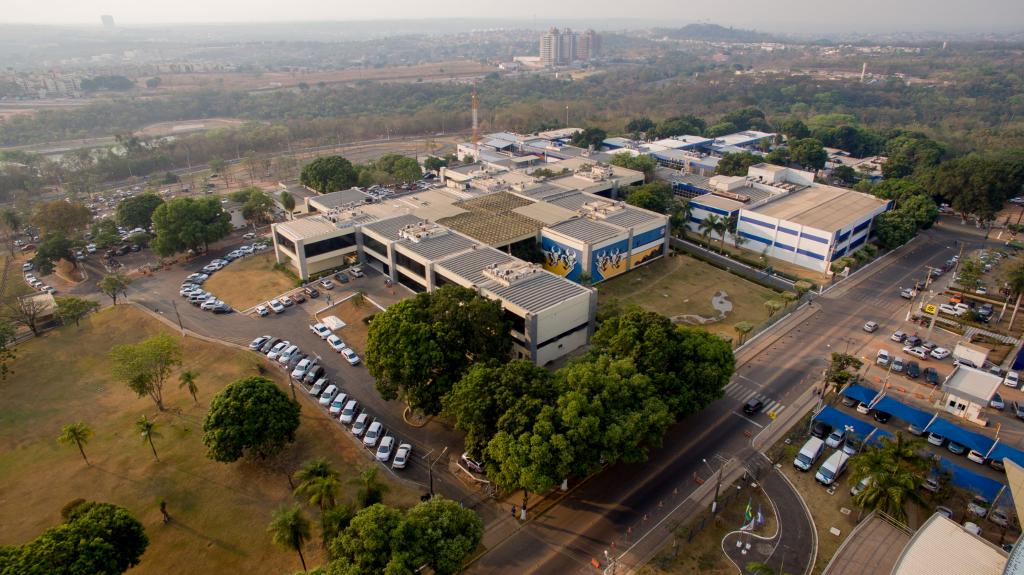 Governo decreta ponto facultativo na sexta-feira; confira o que abre e fecha