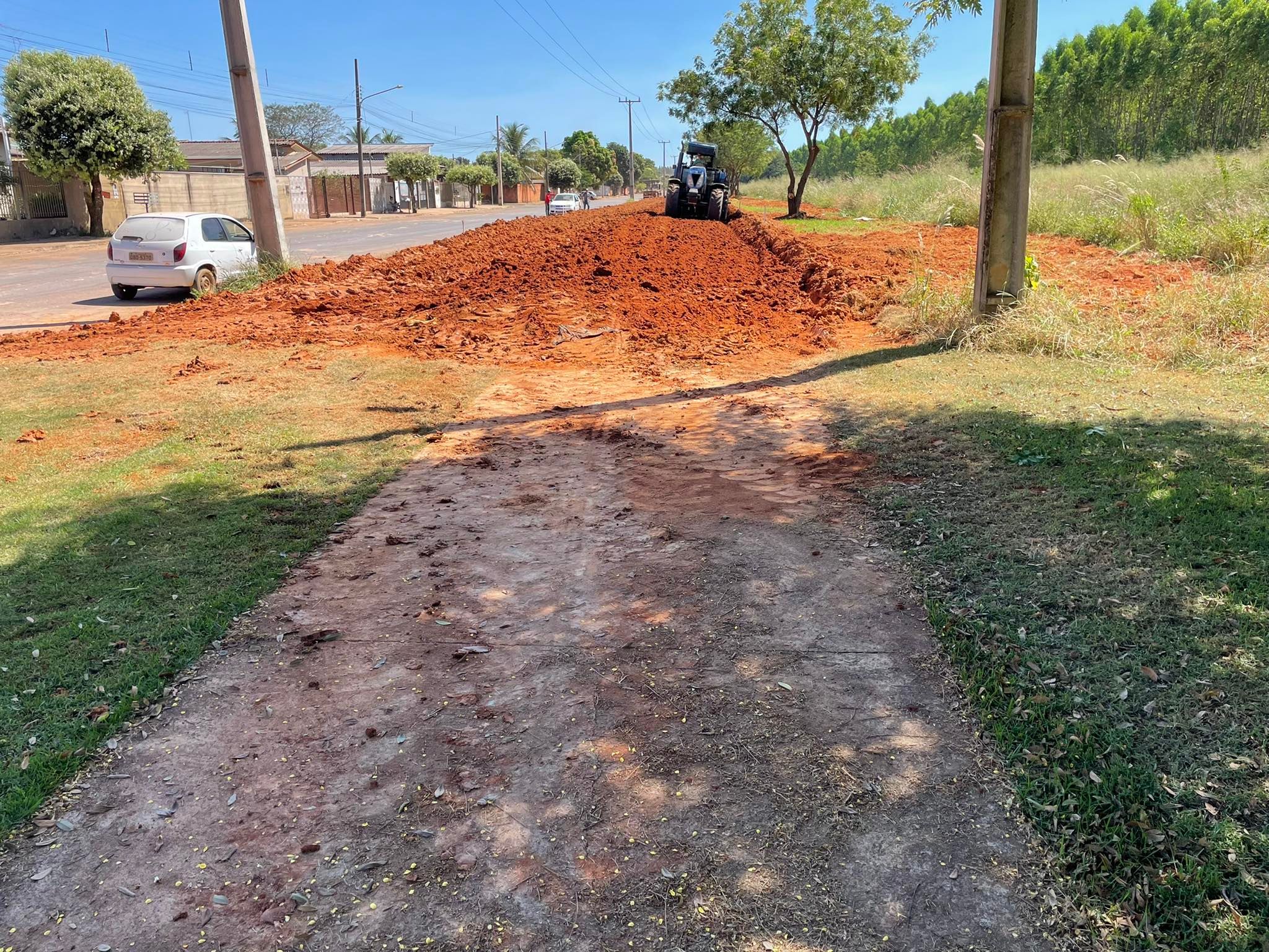 CAMPO NOVO - Prefeito anuncia continuidade da pista de caminhada na rua Sucupira