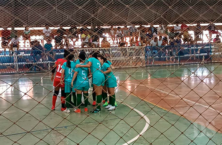 MAIOR TORNEIO DA REGIÃO – Seleção feminina de futsal de Tangará é campeã do 1° Futshow em Indiavaí