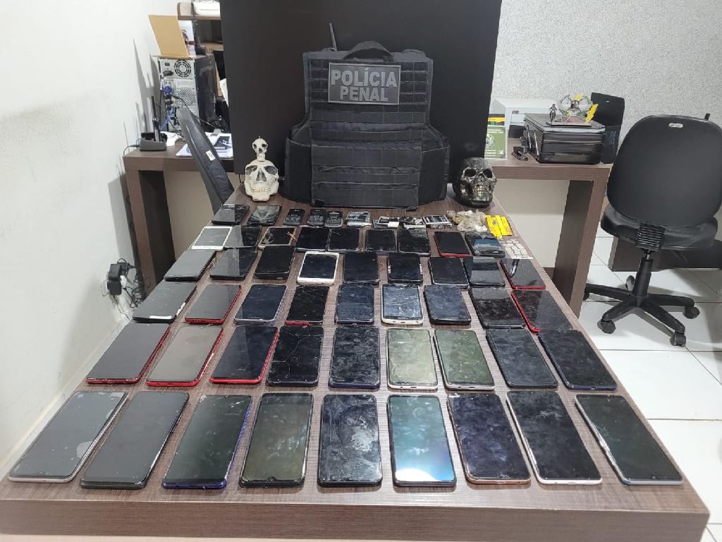 Operação Conquista retira 70 celulares de dentro das celas da Penitenciária da Mata Grande
