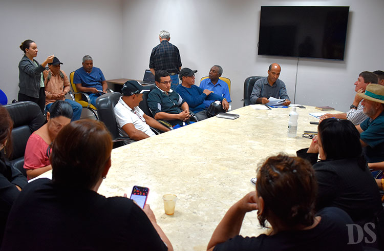 MELHORIAS NOS BAIRROS – Prefeito recebe demandas de lideranças comunitárias de Tangará da Serra