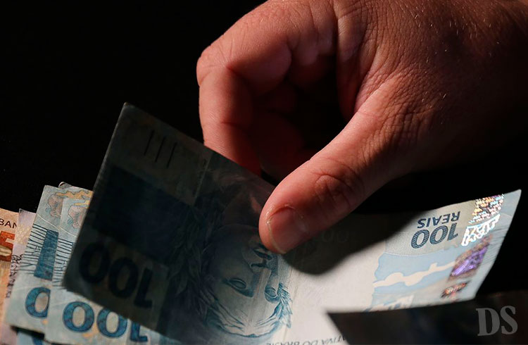 SANCIONADO – LDO prevê mínimo de R$ 1.294 em 2023
