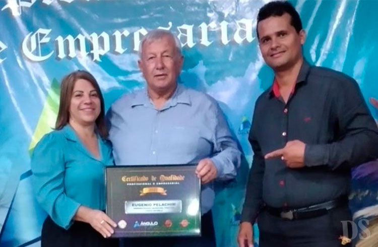 PORTO ESTRELA – Prefeito Eugênio Pelachim recebe premiação de administração positiva