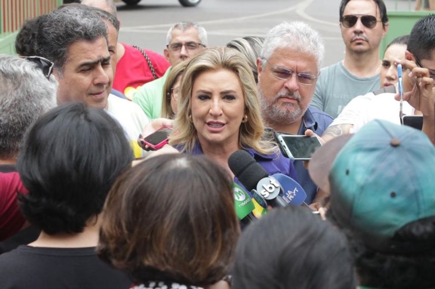 ELEIÇÕES 2022 - Márcia vota, cita Lula e diz que sofreu com "excessos" da Justiça