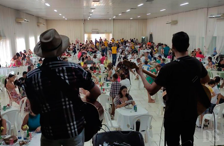 BENEFICENTE – Cerca de 500 pessoas prestigiam a 11ª Cordeirada Lions