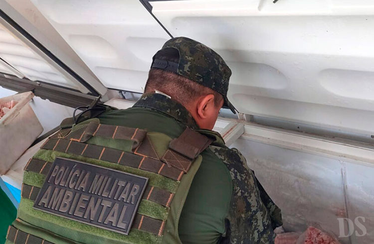 BARRA DO BUGRES – Polícia apreende 22 quilos de pescado irregular em peixaria