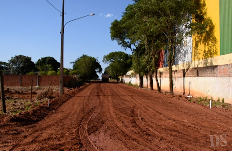 INFRAESTRUTURA – Prefeitura está asfaltando ruas do Distrito de Progresso