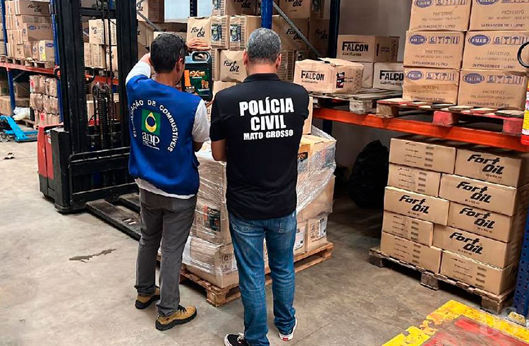 EM CUIABÁ – Polícia e ANP apreendem mais de 13 mil litros de óleo lubrificante sem procedência