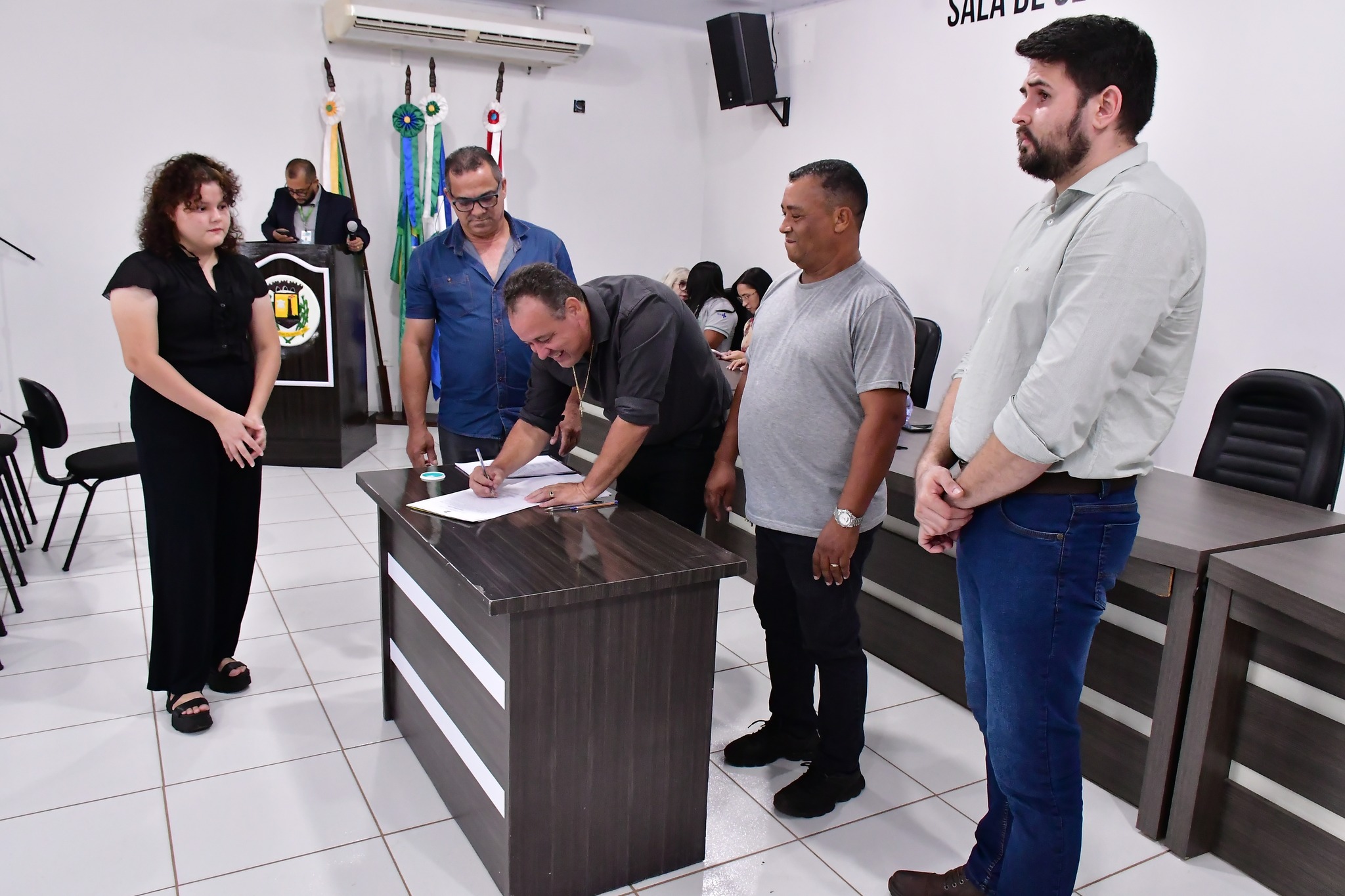 14 NOVOS SERVIDORES - Agentes de Saúde de Nova Olímpia são empossados