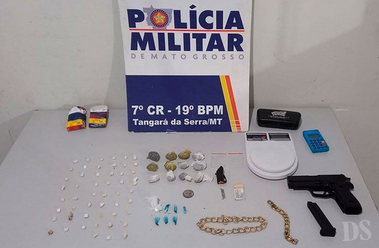 RODOVIÁRIA DE TANGARÁ – PM apreende mais de 80 papelotes de drogas, simulacro de arma e balança