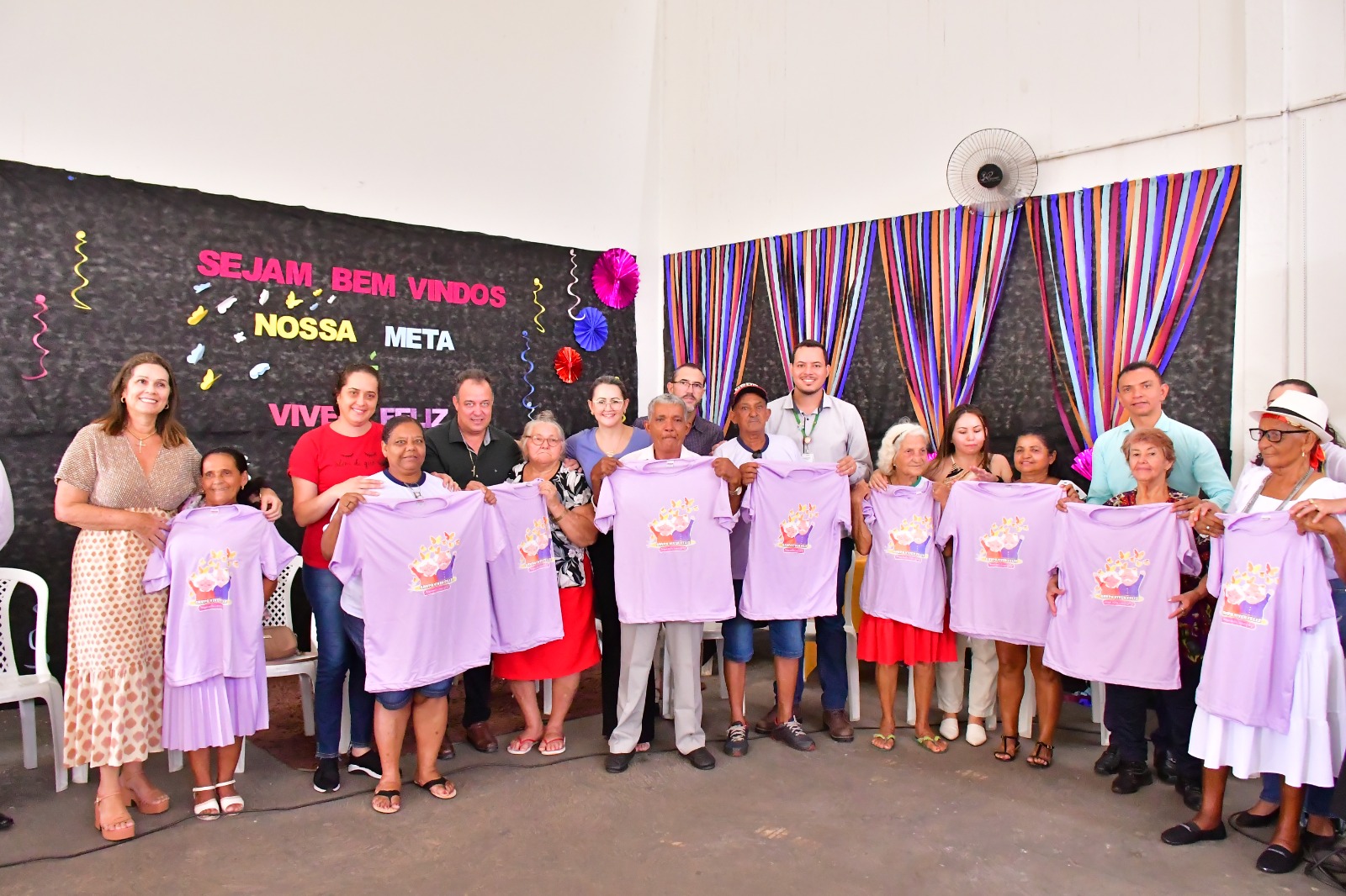 NOVA OLÍMPIA - Secretaria de Assistência Social realizou encontro do Grupo de Idosos Viver Feliz