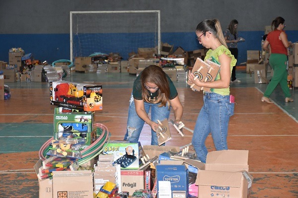 Prefeitura distribui jogos e materiais didáticos e pedagógicos para Escolas Municipais