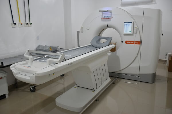 Tomógrafo de ponta começa a funcionar no Hospital Municipal e vai beneficiar mais de mil e seiscentos pacientes/mês