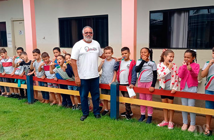 SAÚDE NA ESCOLA – Programa leva informações sobre saúde bucal aos centros de ensino de Tangará