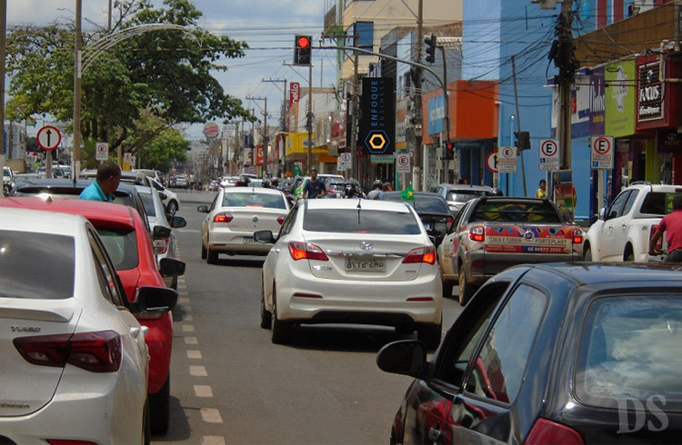 TANGARÁ DA SERRA - 47 ANOS – Comércio deverá ter horário especial de quarta até o feriado de sábado, dia 13