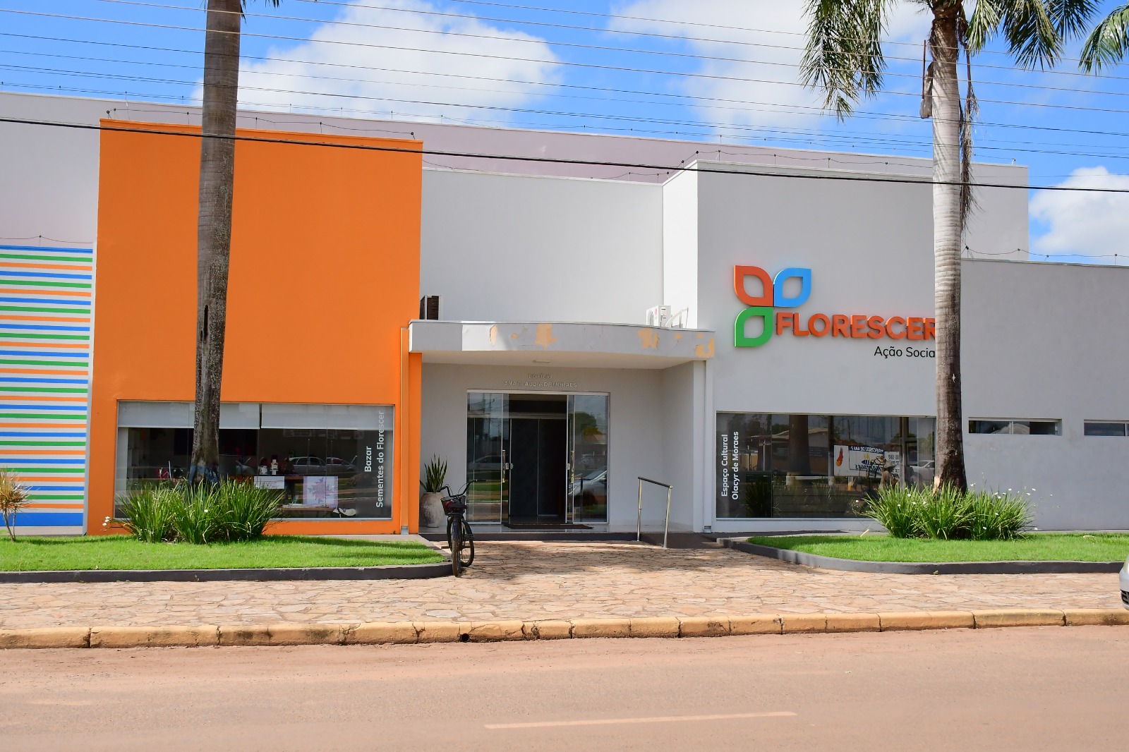 NESTA SEXTA - Seminário sobre Autismo encerra programação do Abril Azul em Nova Olímpia
