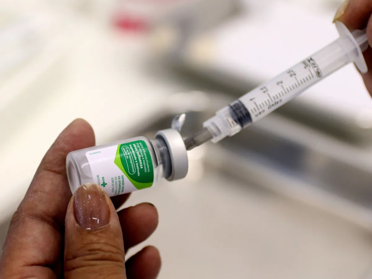 COBERTURA AMPLIADA - Saúde amplia vacinação da influenza para todos os públicos