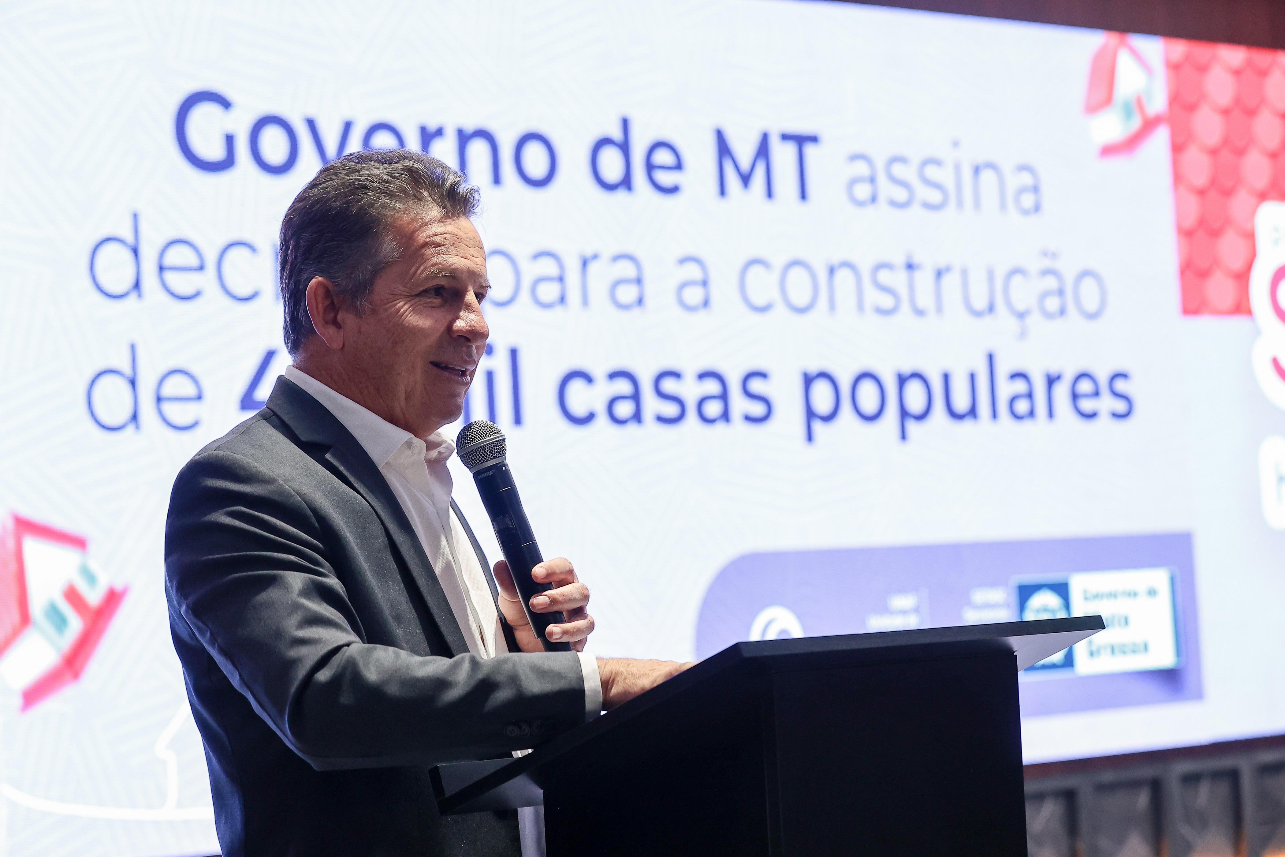 DECRETO PARA 40 MIL CASAS - Governador lembra dificuldades: “A casa própria foi uma realização para mim e será para milhares de beneficiados do programa”