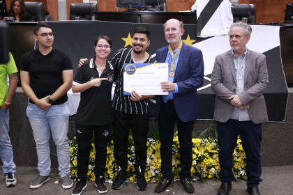 ESPORTE - Time feminino do Mixto é homenageado após conquista de título nacional inédito